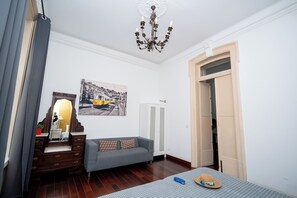 Apartment, 3 Bedrooms, City View | Living room