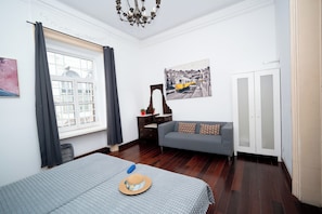 Apartment, 3 Schlafzimmer, Stadtblick | Wohnzimmer