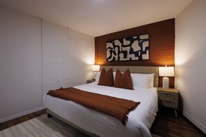 1 slaapkamer, een strijkplank/strijkijzer, wifi, beddengoed