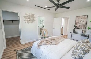 Iron/ironing board, WiFi, bed sheets