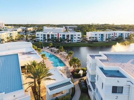 Exterior. Spacious 3BR | Pool, Gym, Near Beach and Speedway