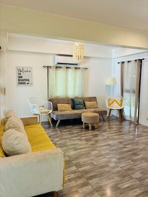Luxury House, 2 Bedrooms, Beach View | Living area - Oceanfront Villa at Bang Po Beach (Koh Samui)