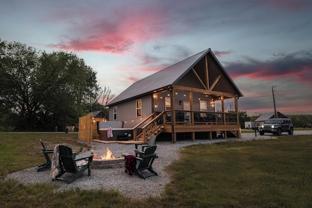 Exterior. Hot Tub & Firepit~Game Center~Lake Cumberland~Family Friendly~River Boat Ramp