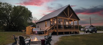 Hot Tub & Firepit~Game Center~Lake Cumberland~Family Friendly~River Boat Ramp