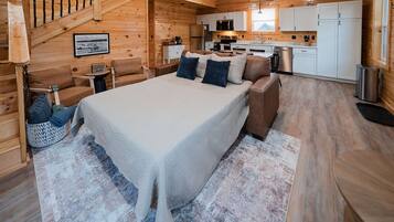 2 bedrooms, travel crib, free WiFi, bed sheets