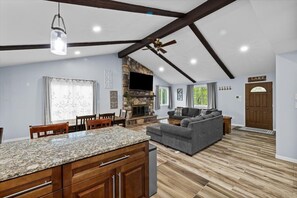 Smart TV, fireplace