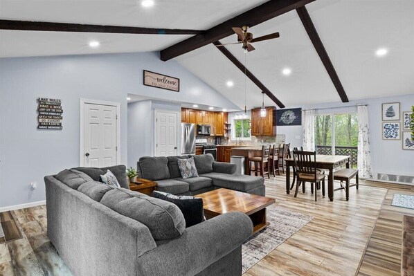 Smart-tv och eldstad