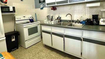 Microwave, stovetop, paper towels