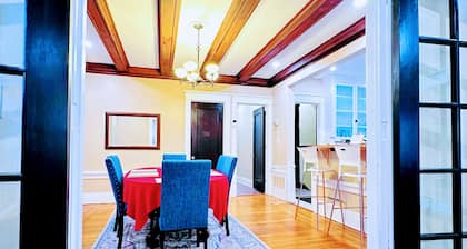 Linwood Paradise Home in Elmwood Village with a balcony to enjoy your stay