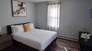2 bedrooms, iron/ironing board, WiFi, bed sheets