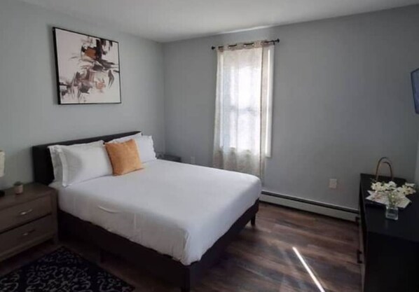 2 habitaciones, tabla de planchar con plancha, wifi y ropa de cama 