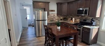 The Double-Suite at The North End 2BR APT with PARKING