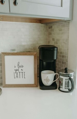 Kaffee und/oder Kaffeemaschine