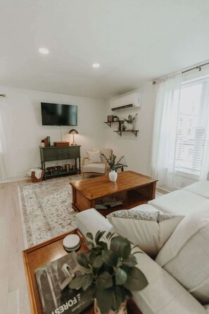 Unclassified image, 5 of 18, button - Cozy Downtown Loft - 1BR (Rochester)