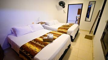 4 chambres, bureau, Wi-Fi gratuit, draps fournis