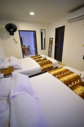 4 slaapkamers, een bureau, gratis wifi, beddengoed