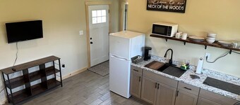 NEW Cozy Cabin located in Oakland tucked away in a peaceful wooded scene.