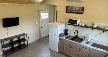 NEW Cozy Cabin located in Oakland tucked away in a peaceful wooded scene.