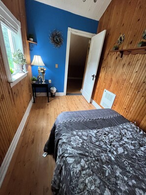 WiFi, bed sheets