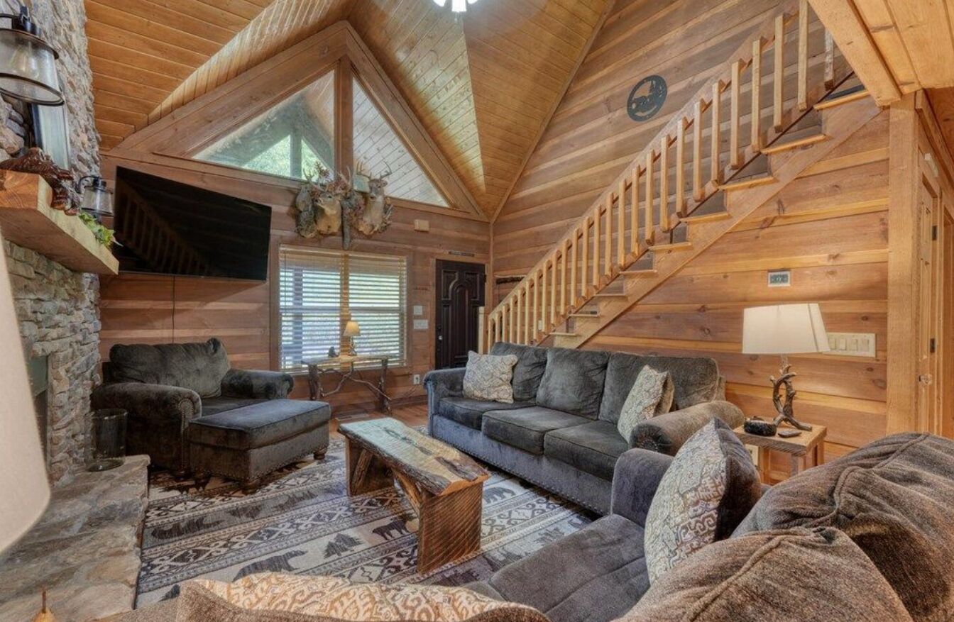 Spacious 4-bedroom House In Serene Hiawassee With A Hot Tub, Wifi, Ac - Hiawassee, GA