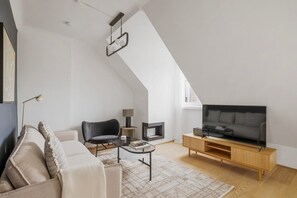 Tv, stereoanlæg