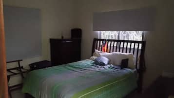 1 chambre, fer et planche à repasser, Wi-Fi gratuit, draps fournis