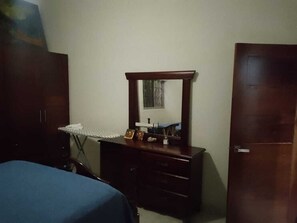 1 Schlafzimmer, Bügeleisen/Bügelbrett, kostenloses WLAN, Bettwäsche