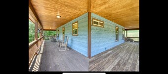 4-bedroom house in lovely Hiawassee with WiFi, AC. Enjoy your stay