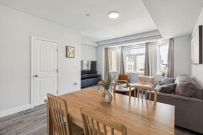 Living area - LYNCH Apartment (Newtown)