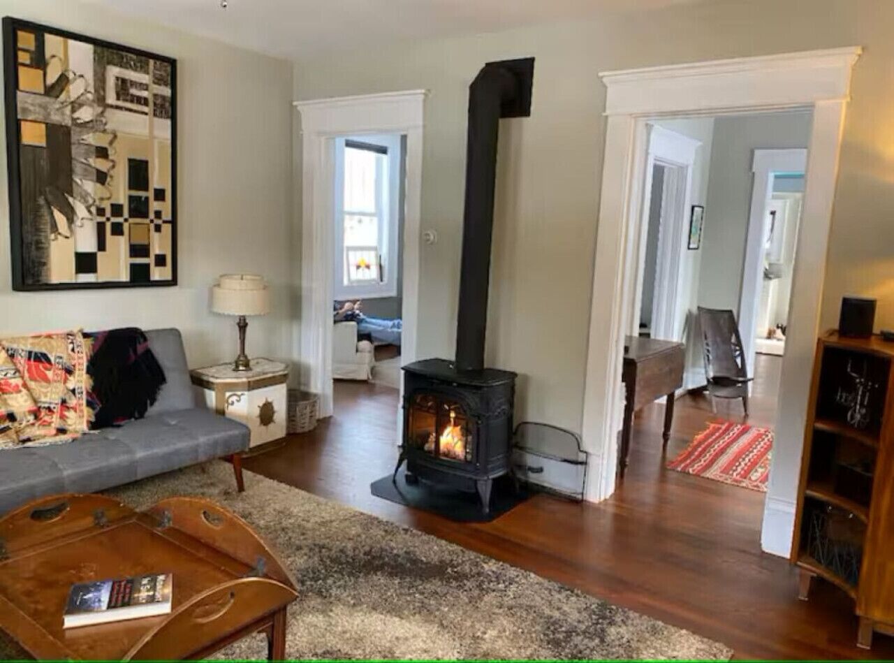 Télévision, cheminée