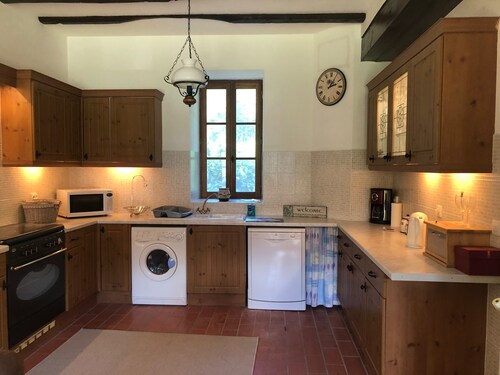 The Coach House-3 Bed-2 Bath-Garden-PetsOK-FreeP