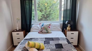 2 bedrooms, WiFi, bed sheets