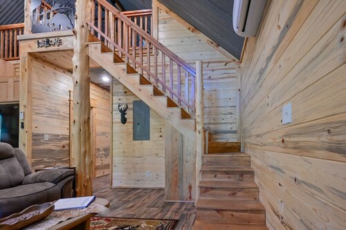 2 bedroom +loft, 3 miles to WPG, ATV Rentals Avail