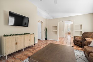 Smart TV - Desert Retreat near Oro Valley (Tucson)