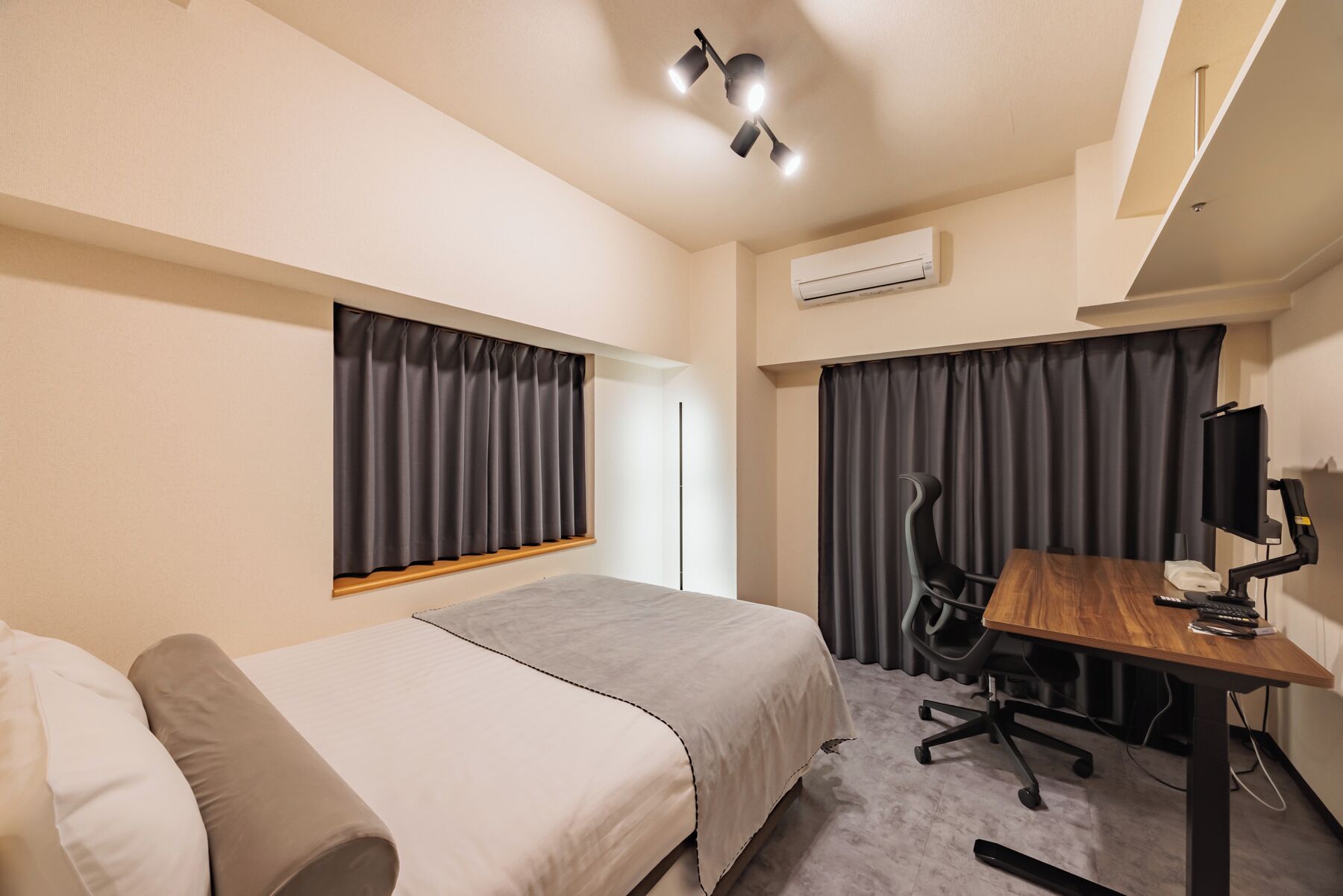 Premium bedding, free WiFi, bed sheets