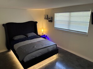 2 slaapkamers, een strijkplank/strijkijzer, wifi, beddengoed