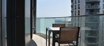 Large 3 BED with a pool