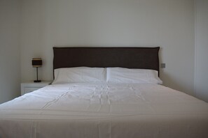 3 عدّة غرف نوم ومكتب ومكواة/لوح كي وواي فاي مجانًا