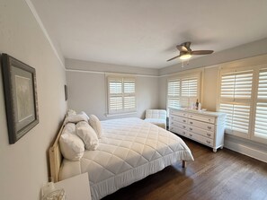3 bedrooms, desk, free WiFi, bed sheets