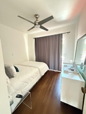 3 bedrooms, desk, free WiFi, bed sheets