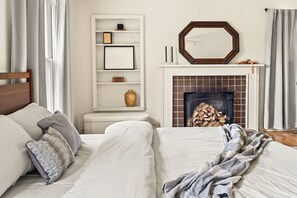 3 bedrooms, desk, free WiFi, bed sheets