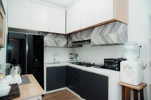 Family Townhome | Private kitchen