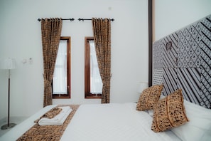 Escrivaninha, Wi-Fi de cortesia, roupa de cama