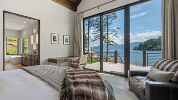 办公桌、熨斗/熨衣板、旅行婴儿床、免费 WiFi