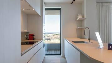 冰箱、微波炉、烤箱、炉灶