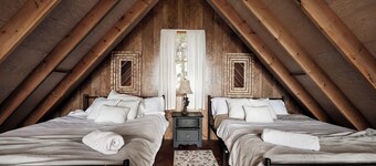 Stunning Mountain Views w/Deck & Grill on 5 Acres!