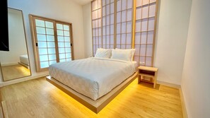 Caja de seguridad en la habitación, cortinas blackout y insonorización 
