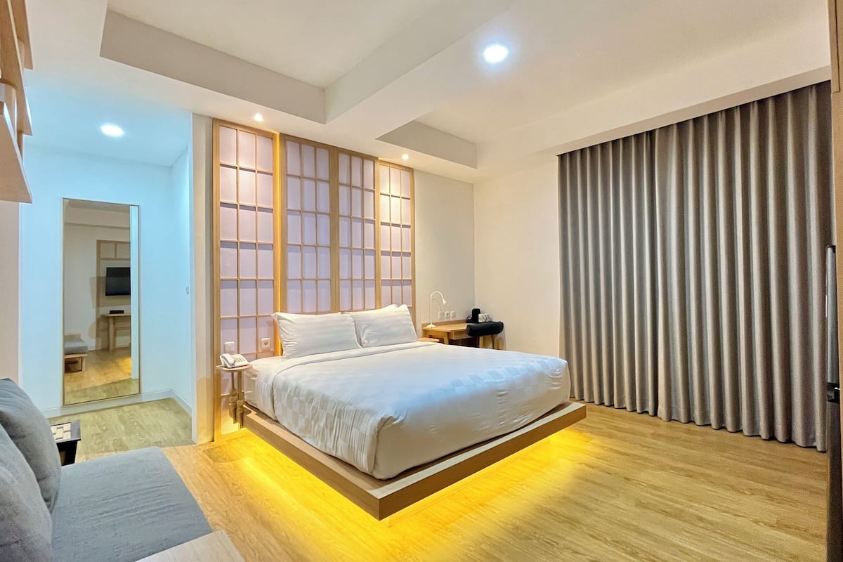 ห้องพรีเมียร์ดับเบิล | ตู้นิรภัยในห้องพัก, ผ้าม่านกันแสง, ห้องเก็บเสียง, เตารีด/โต๊ะรีดผ้า