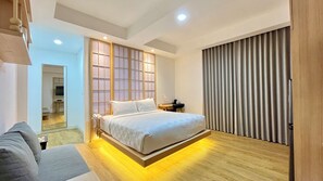 Caja de seguridad en la habitación, cortinas blackout y insonorización 