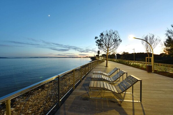 Terrace/patio - Air-conditionned studio for 2, 50 metters from the beach (HYERES)